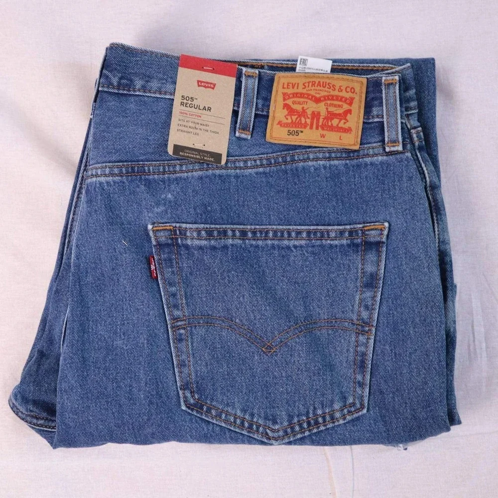Levis 505 Regular Fit Mens Jeans 44x32 Medium Wash Blue Denim Straight NEW NWT - Picture 3 of 7
